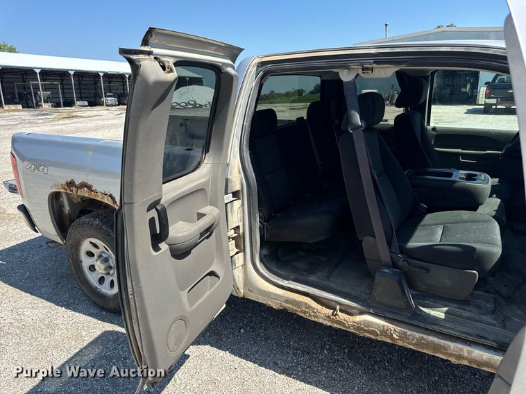 image for item EN4605 2012 Chevrolet  Silverado 1500 Ext. Cab pickup truck