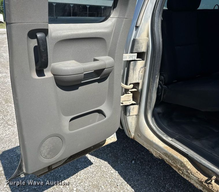 image for item EN4605 2012 Chevrolet  Silverado 1500 Ext. Cab pickup truck