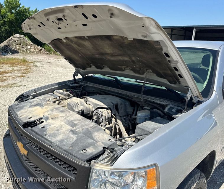 image for item EN4605 2012 Chevrolet  Silverado 1500 Ext. Cab pickup truck