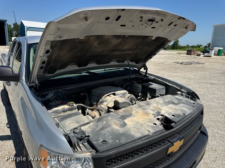image for item EN4605 2012 Chevrolet  Silverado 1500 Ext. Cab pickup truck