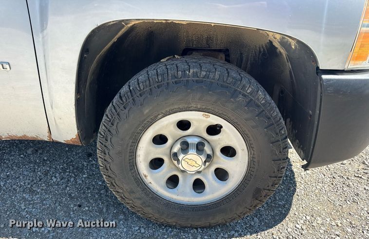 image for item EN4605 2012 Chevrolet  Silverado 1500 Ext. Cab pickup truck