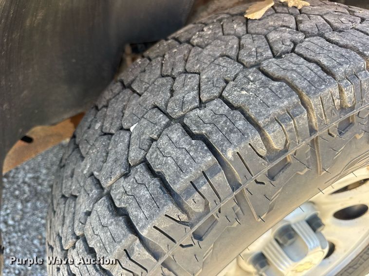 image for item EN4605 2012 Chevrolet  Silverado 1500 Ext. Cab pickup truck