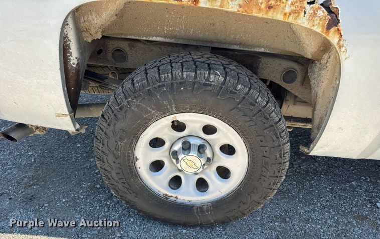 image for item EN4605 2012 Chevrolet  Silverado 1500 Ext. Cab pickup truck