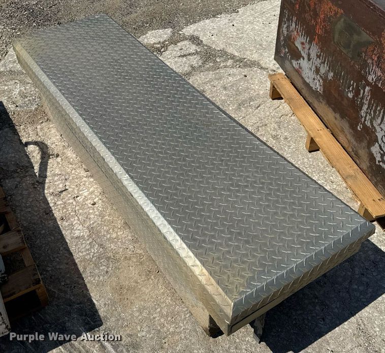 image for item EN4606 Automotive accessories 