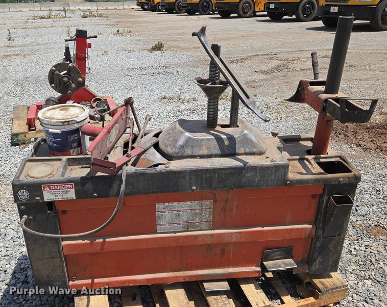 image for item EN8137 Coats 40-40S tire machine