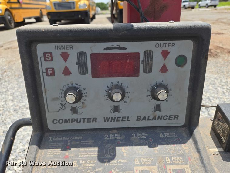 image for item EN8138 Snap On WB400 tire balancer 