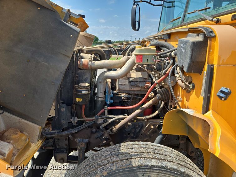 image for item EN8147 2005 Blue Bird school bus