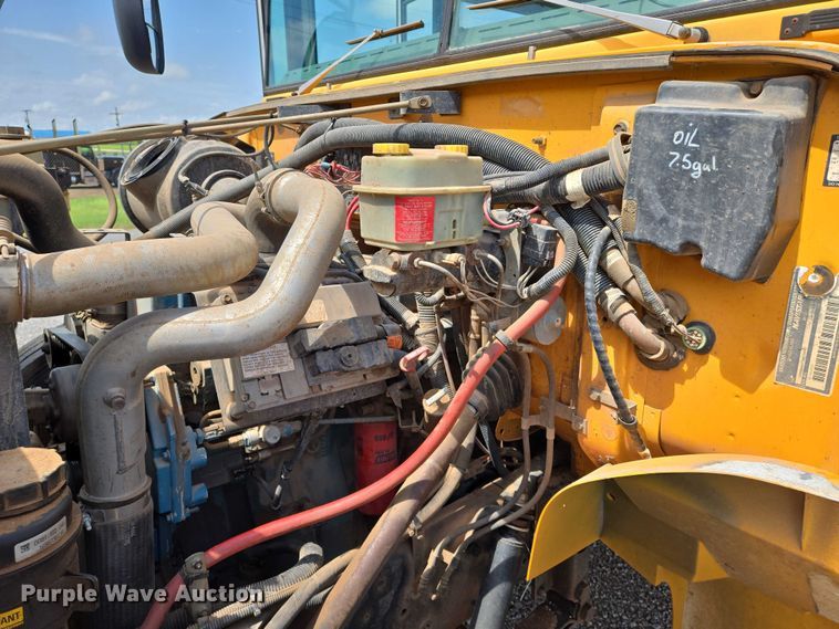 image for item EN8147 2005 Blue Bird school bus