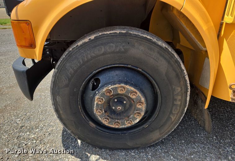 image for item EN8147 2005 Blue Bird school bus