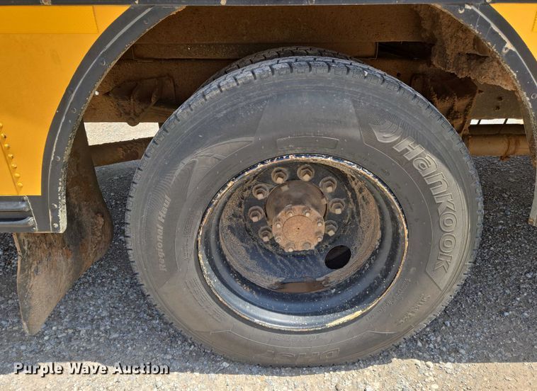 image for item EN8147 2005 Blue Bird school bus