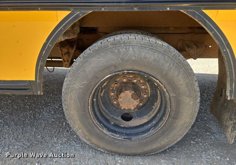 image for item EN8147 2005 Blue Bird school bus