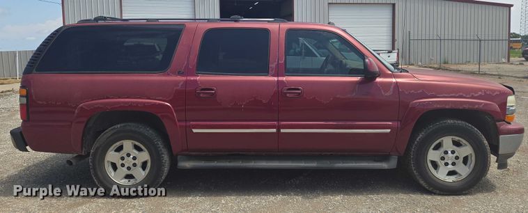 image for item EN8149 2005 Chevrolet Suburban 1500 SUV