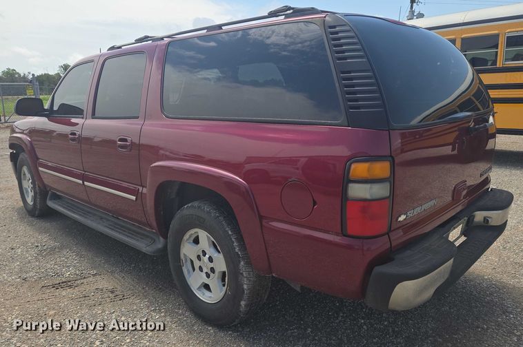 image for item EN8149 2005 Chevrolet Suburban 1500 SUV