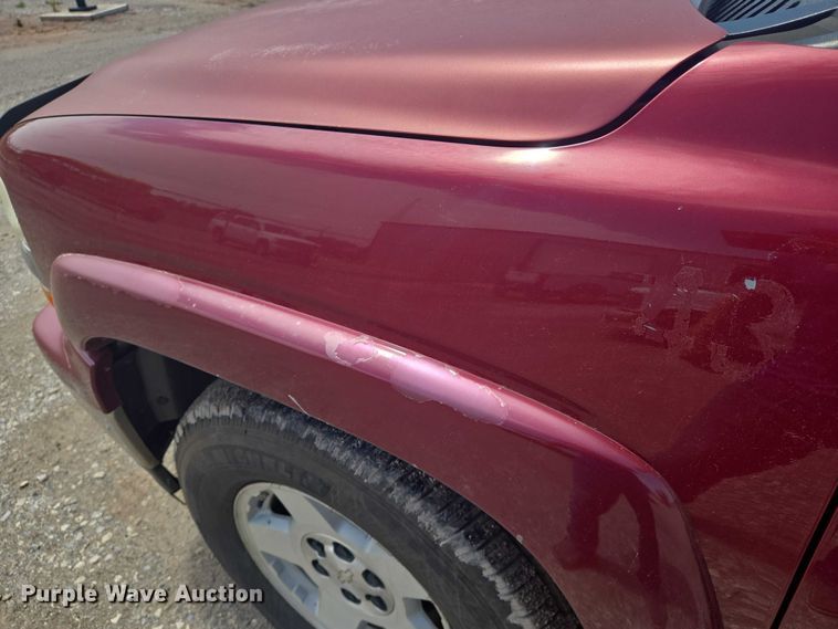 image for item EN8149 2005 Chevrolet Suburban 1500 SUV