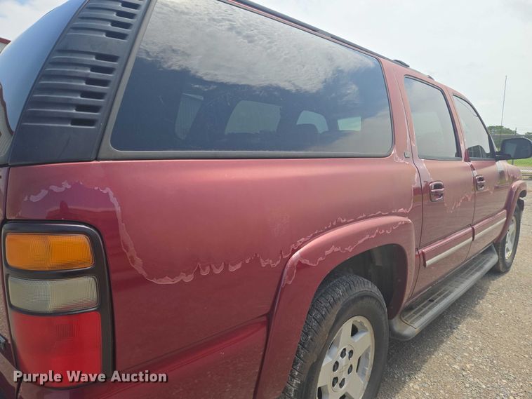 image for item EN8149 2005 Chevrolet Suburban 1500 SUV