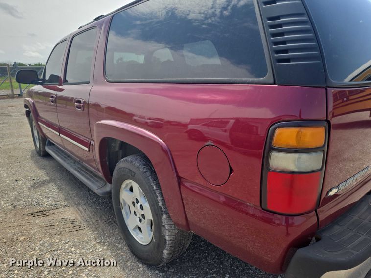 image for item EN8149 2005 Chevrolet Suburban 1500 SUV