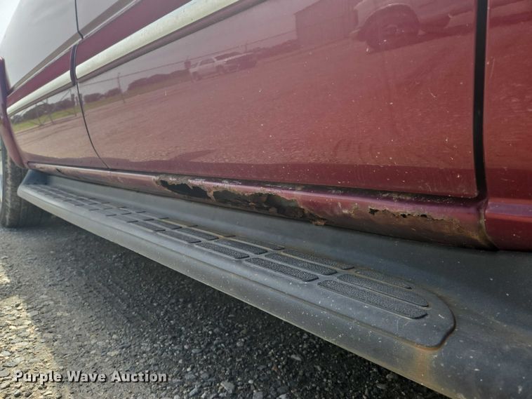 image for item EN8149 2005 Chevrolet Suburban 1500 SUV