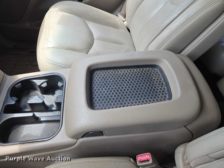 image for item EN8149 2005 Chevrolet Suburban 1500 SUV