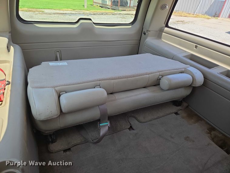 image for item EN8149 2005 Chevrolet Suburban 1500 SUV