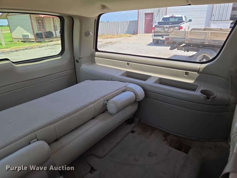 image for item EN8149 2005 Chevrolet Suburban 1500 SUV