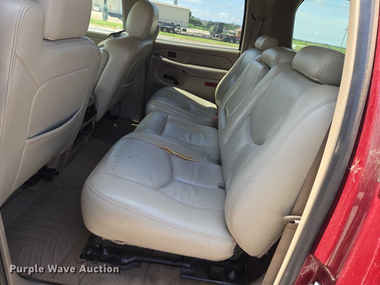 image for item EN8149 2005 Chevrolet Suburban 1500 SUV