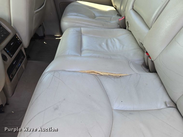 image for item EN8149 2005 Chevrolet Suburban 1500 SUV