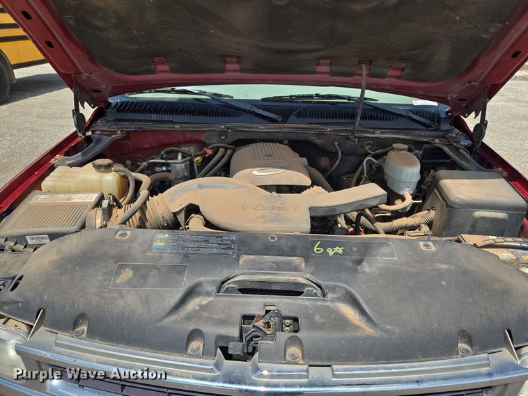 image for item EN8149 2005 Chevrolet Suburban 1500 SUV