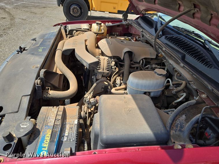 image for item EN8149 2005 Chevrolet Suburban 1500 SUV