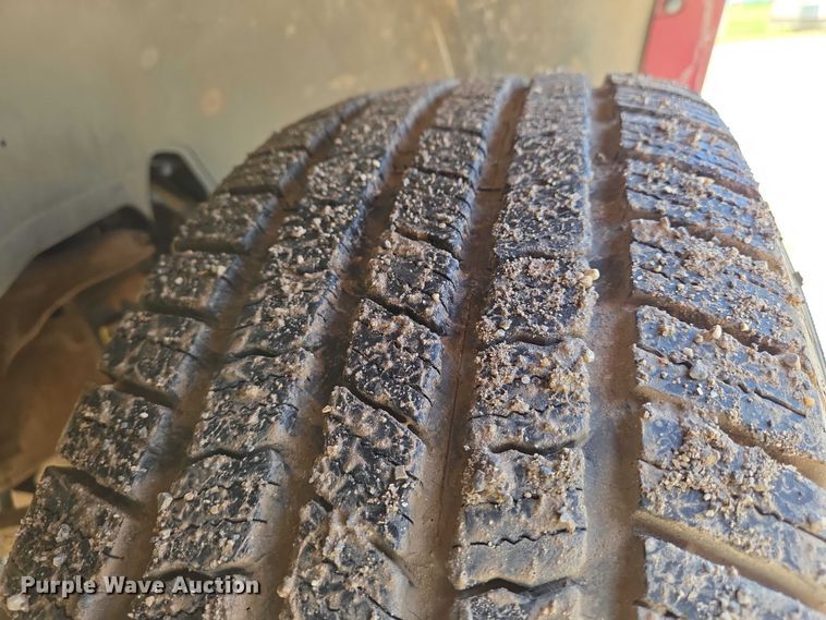 image for item EN8149 2005 Chevrolet Suburban 1500 SUV