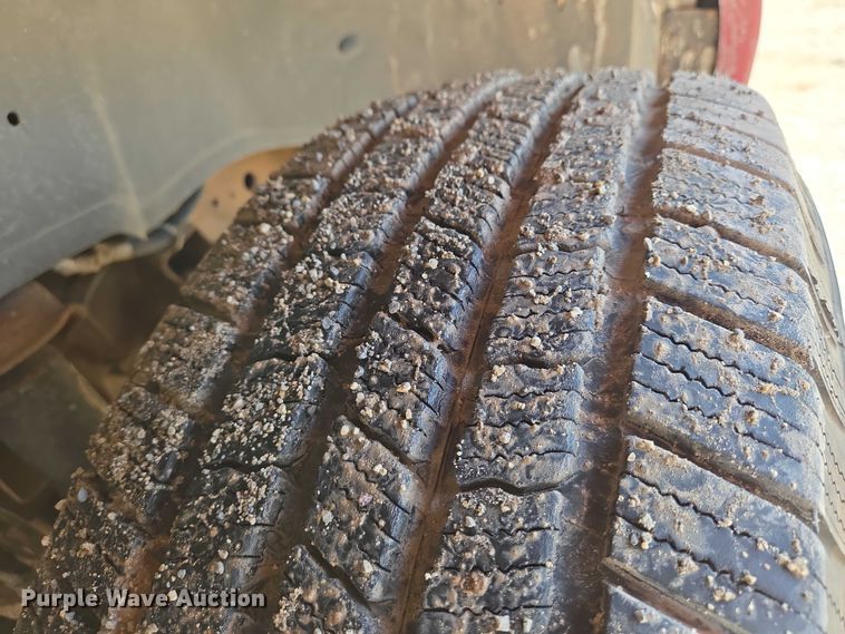 image for item EN8149 2005 Chevrolet Suburban 1500 SUV