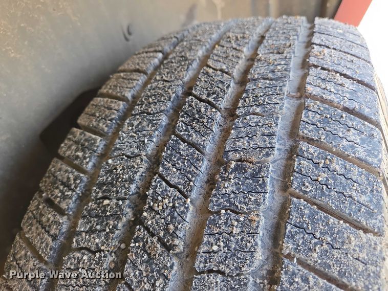 image for item EN8149 2005 Chevrolet Suburban 1500 SUV