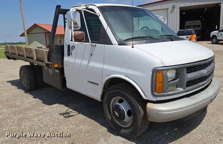 image for item EN8150 1999 Chevrolet Express 3500 dump flatbed pickup truck