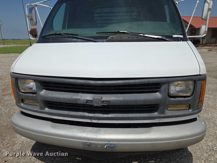 image for item EN8150 1999 Chevrolet Express 3500 dump flatbed pickup truck