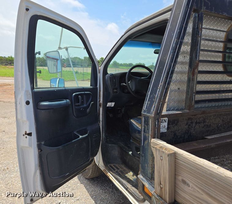 image for item EN8150 1999 Chevrolet Express 3500 dump flatbed pickup truck