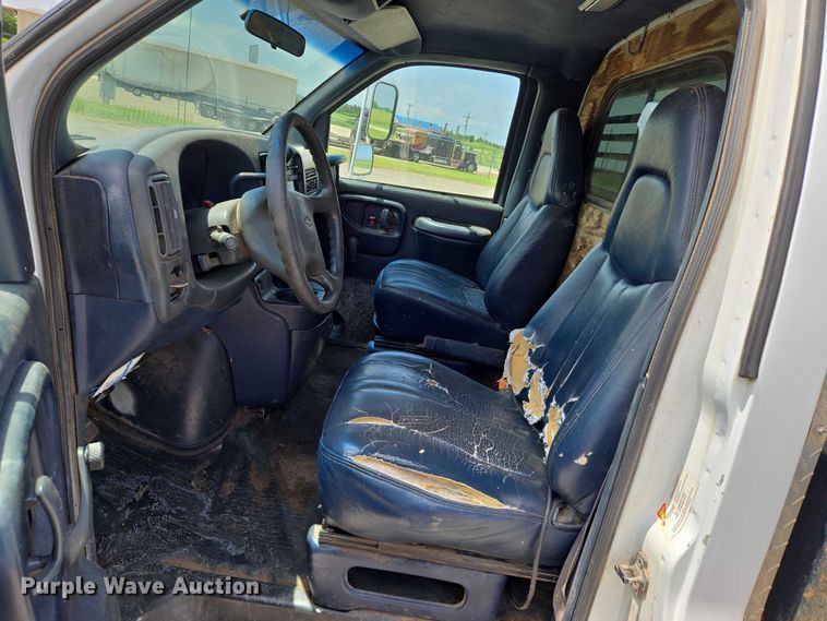 image for item EN8150 1999 Chevrolet Express 3500 dump flatbed pickup truck