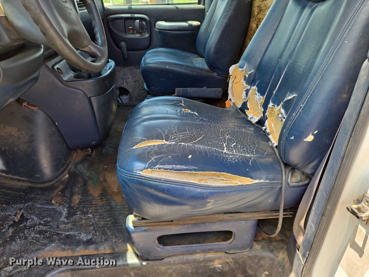 image for item EN8150 1999 Chevrolet Express 3500 dump flatbed pickup truck