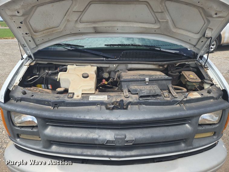 image for item EN8150 1999 Chevrolet Express 3500 dump flatbed pickup truck