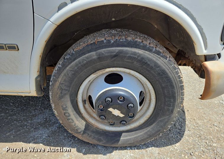 image for item EN8150 1999 Chevrolet Express 3500 dump flatbed pickup truck