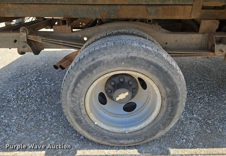 image for item EN8150 1999 Chevrolet Express 3500 dump flatbed pickup truck