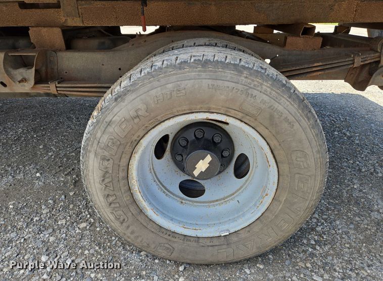 image for item EN8150 1999 Chevrolet Express 3500 dump flatbed pickup truck