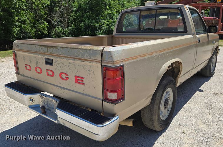 image for item EN8164 1993 Dodge Dakota pickup truck