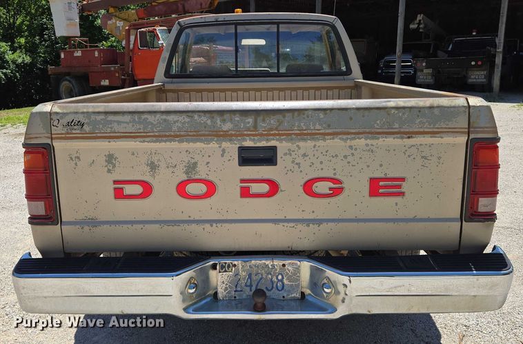 image for item EN8164 1993 Dodge Dakota pickup truck