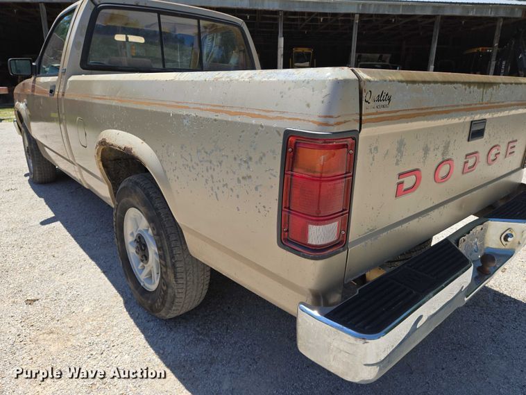 image for item EN8164 1993 Dodge Dakota pickup truck