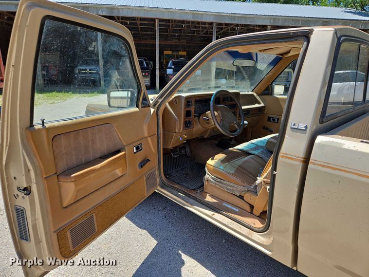 image for item EN8164 1993 Dodge Dakota pickup truck