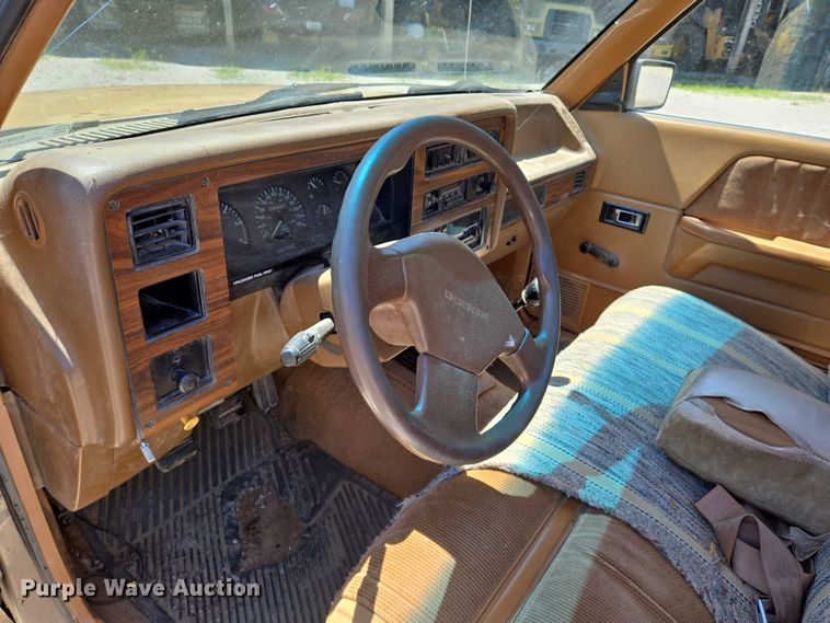 image for item EN8164 1993 Dodge Dakota pickup truck