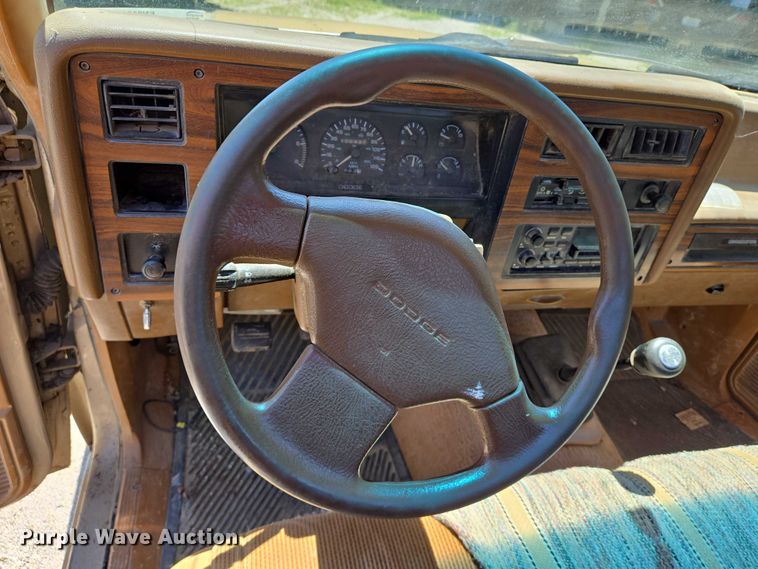 image for item EN8164 1993 Dodge Dakota pickup truck