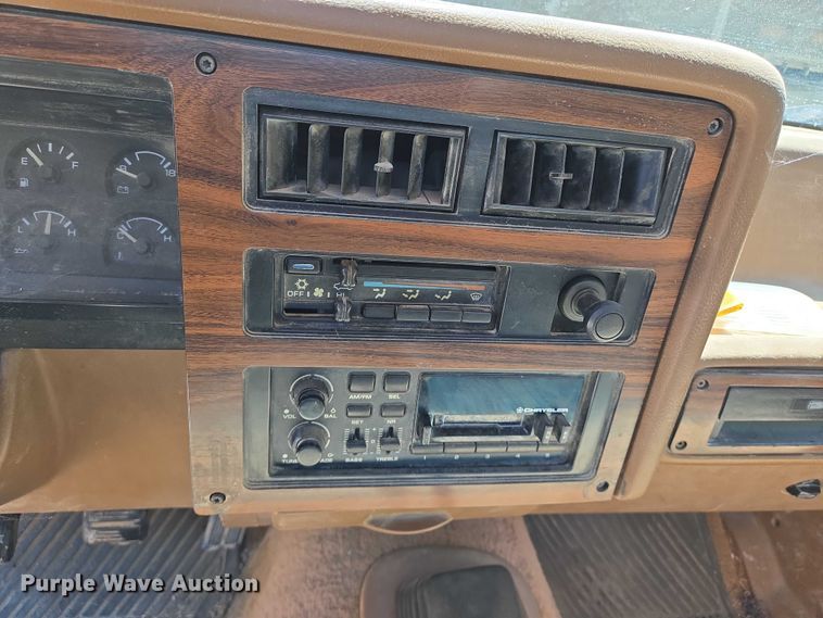 image for item EN8164 1993 Dodge Dakota pickup truck