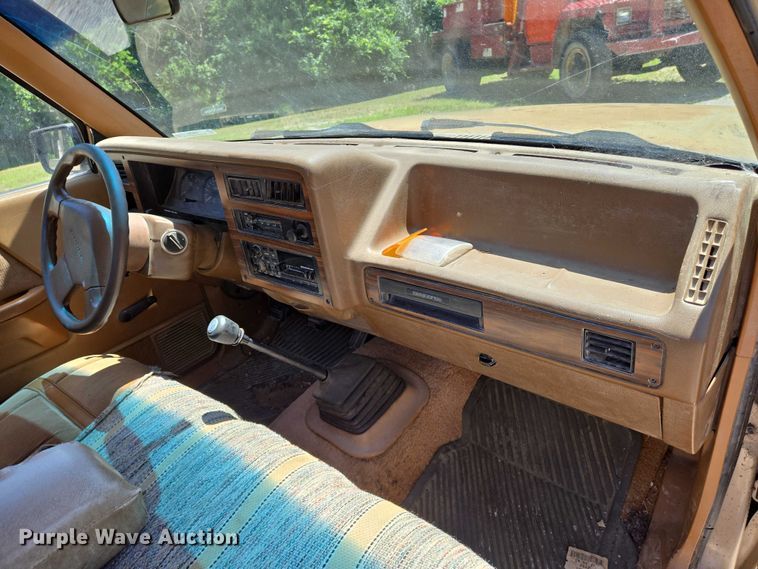image for item EN8164 1993 Dodge Dakota pickup truck