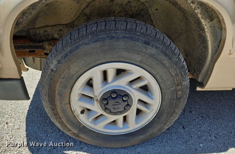 image for item EN8164 1993 Dodge Dakota pickup truck