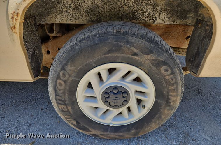 image for item EN8164 1993 Dodge Dakota pickup truck